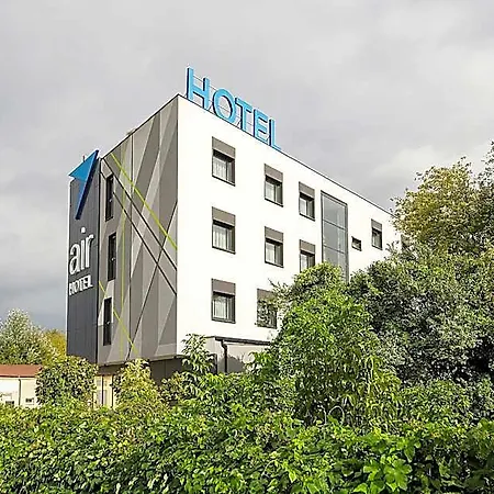 Air Hotel