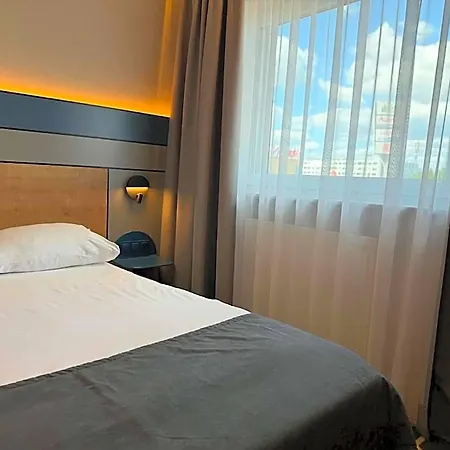 Air Hotel
