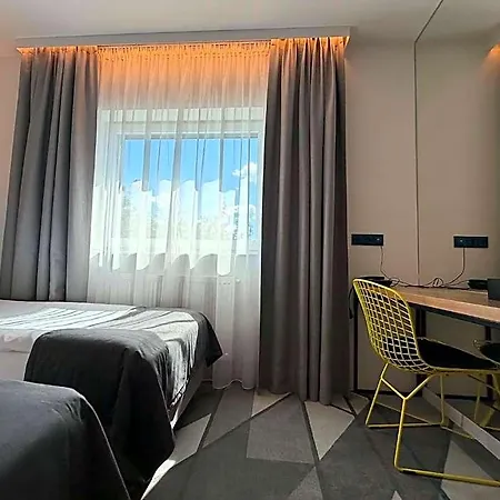 Air 3* Warsaw